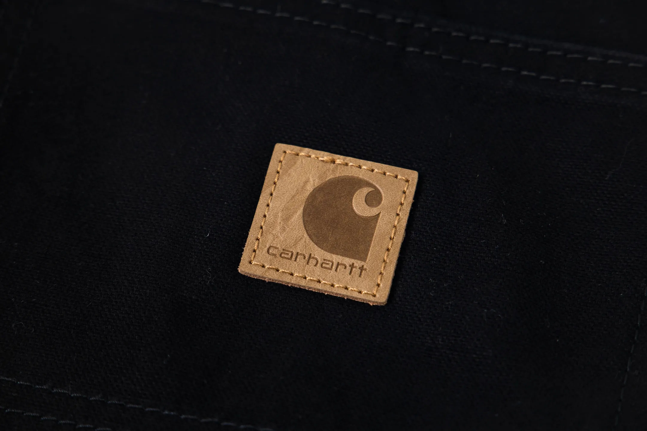 P260 Chrome Hearts co-branded Carhartt zipper leather jeans, priced at 16W+, patchwork cross pattern embellishment, high-waisted washed jeans! ! Absolutely high-end luxury products, 8W+ level god-level single products, super popular products, made with top heavy industry, a magic weapon that cannot be missed. About Kroxin This is an extremely luxurious fashion brand, which can also be called the nobles of the high street. It has always been an exclusive brand for some hipsters or the rich second generation. Compared with ordinary high streets, it is more luxurious and noble. Compared with luxury brands, it has a more fashionable personality and has always been a brand that I have a special liking for. Style number: 1772# Size: 28 30 32 34 36